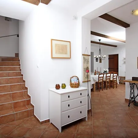 Prázdninový dům Charmante Histra Mit Pool Und Grossem Garten Cabrunici